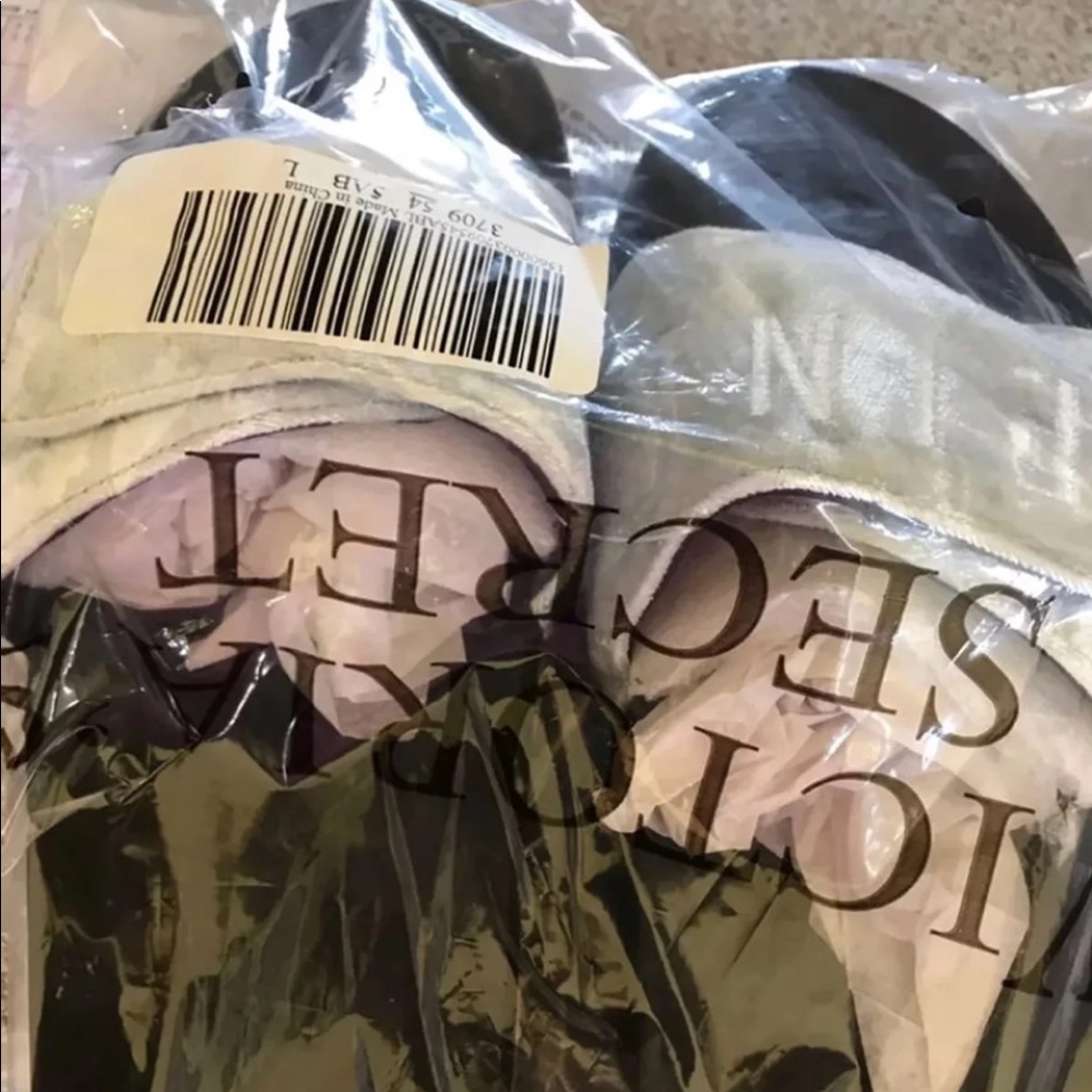 Vs PINK VELVET SINGLE STRAP SLIDES SZ L - Picture 2 of 2